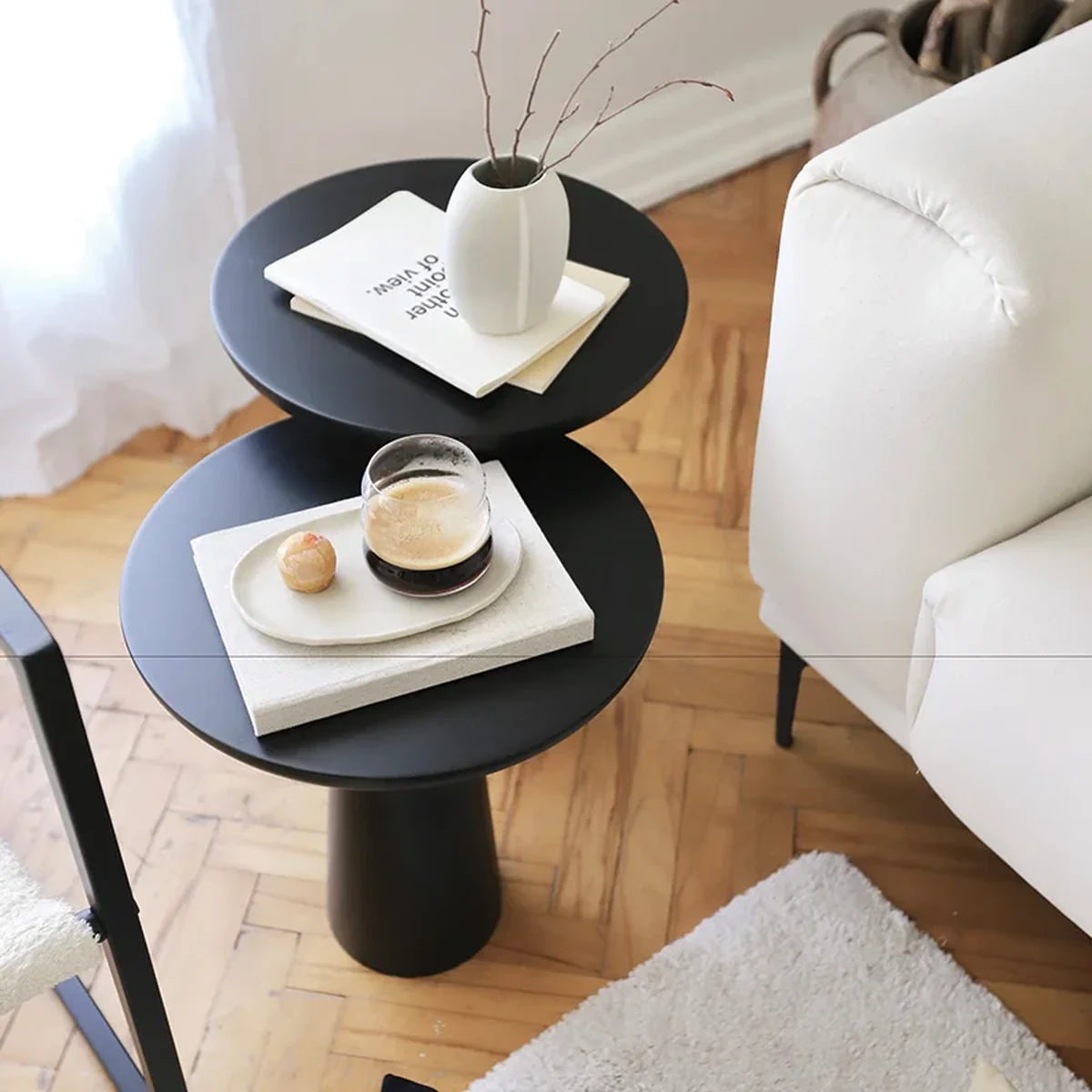Minimalist Solid Wood Round Pedestal Accent Table