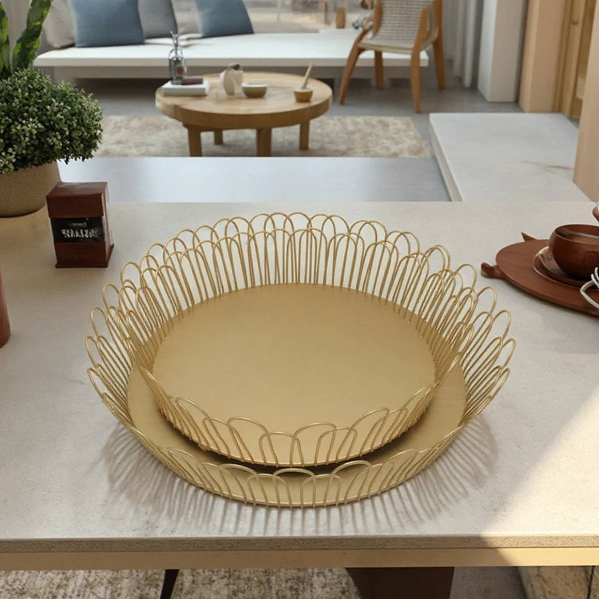Modern Metal Round Decorative Tray