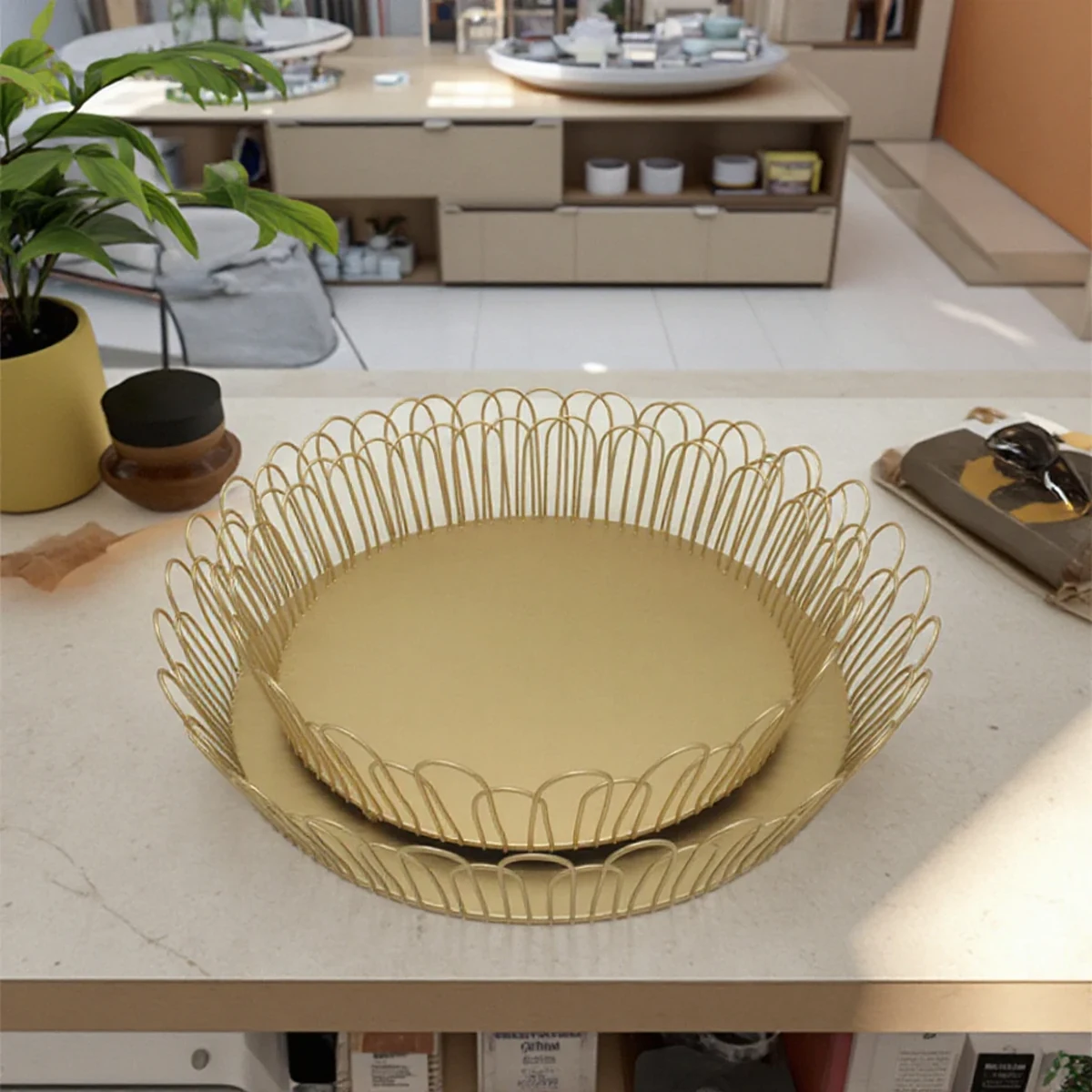 Modern Metal Round Decorative Tray