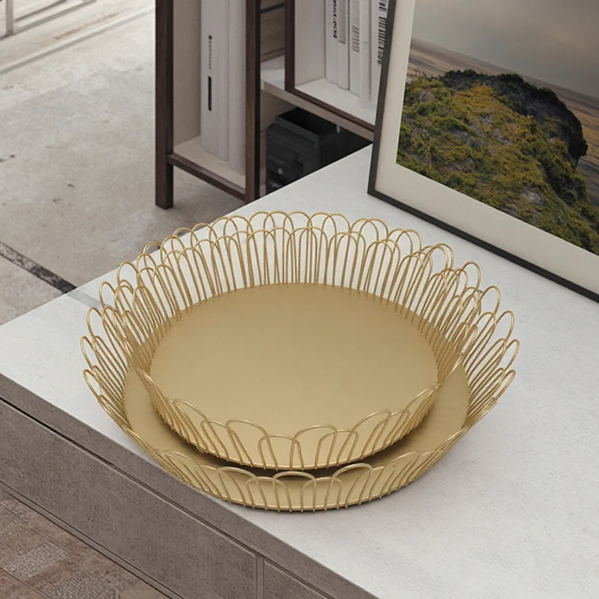Modern Metal Round Decorative Tray