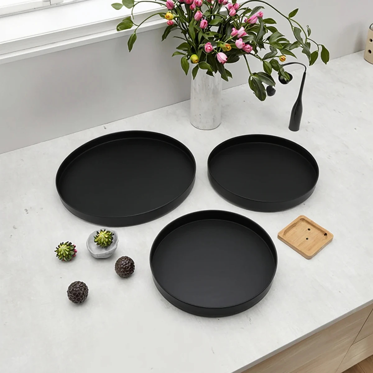 Modern Metal Round Decorative Tray