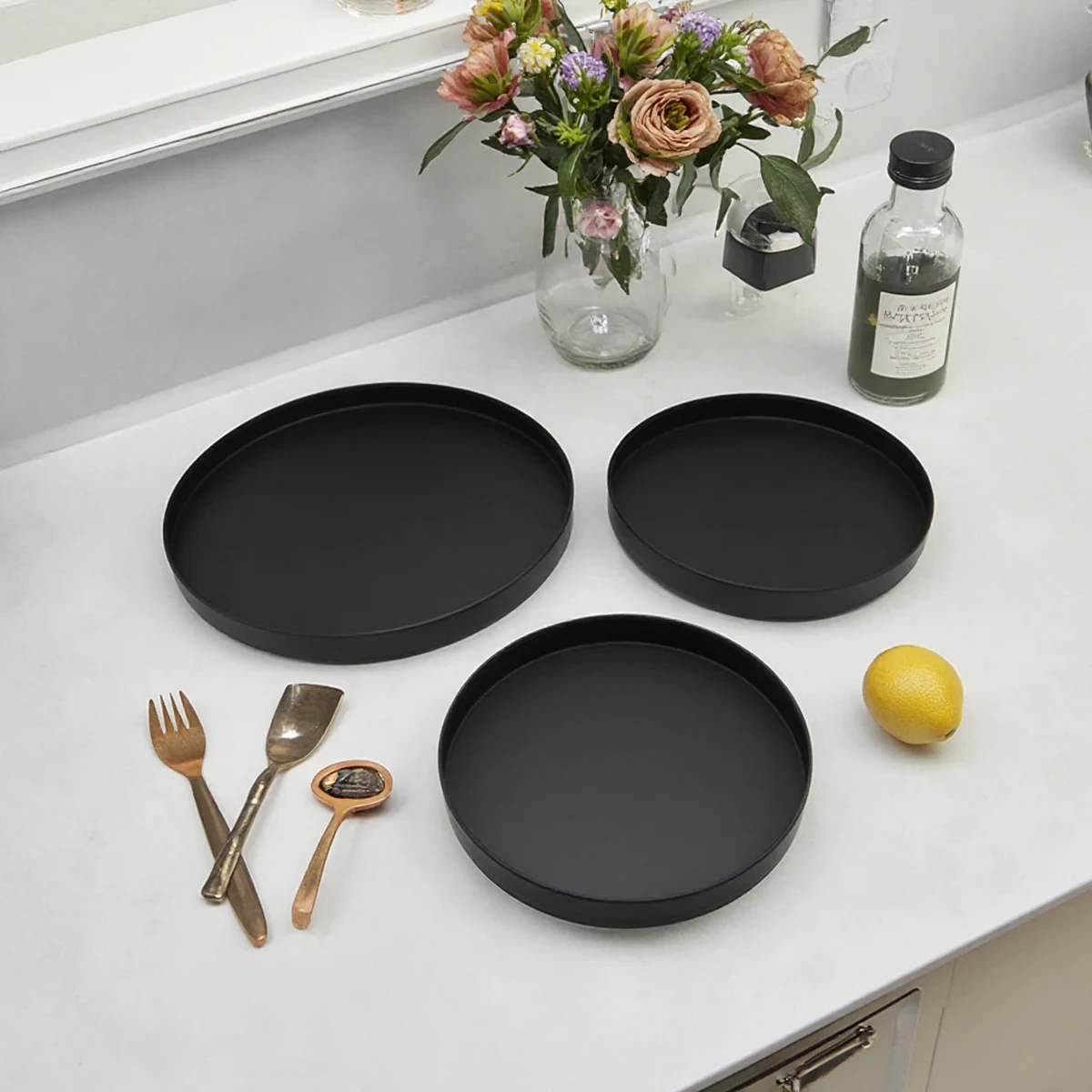 Modern Metal Round Decorative Tray