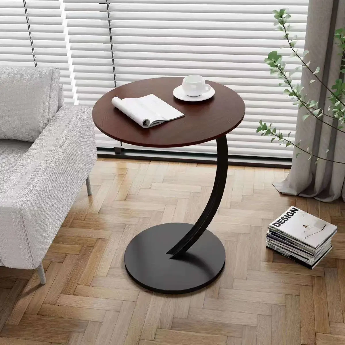 Minimalist Metal Round 2-Tier Accent Table