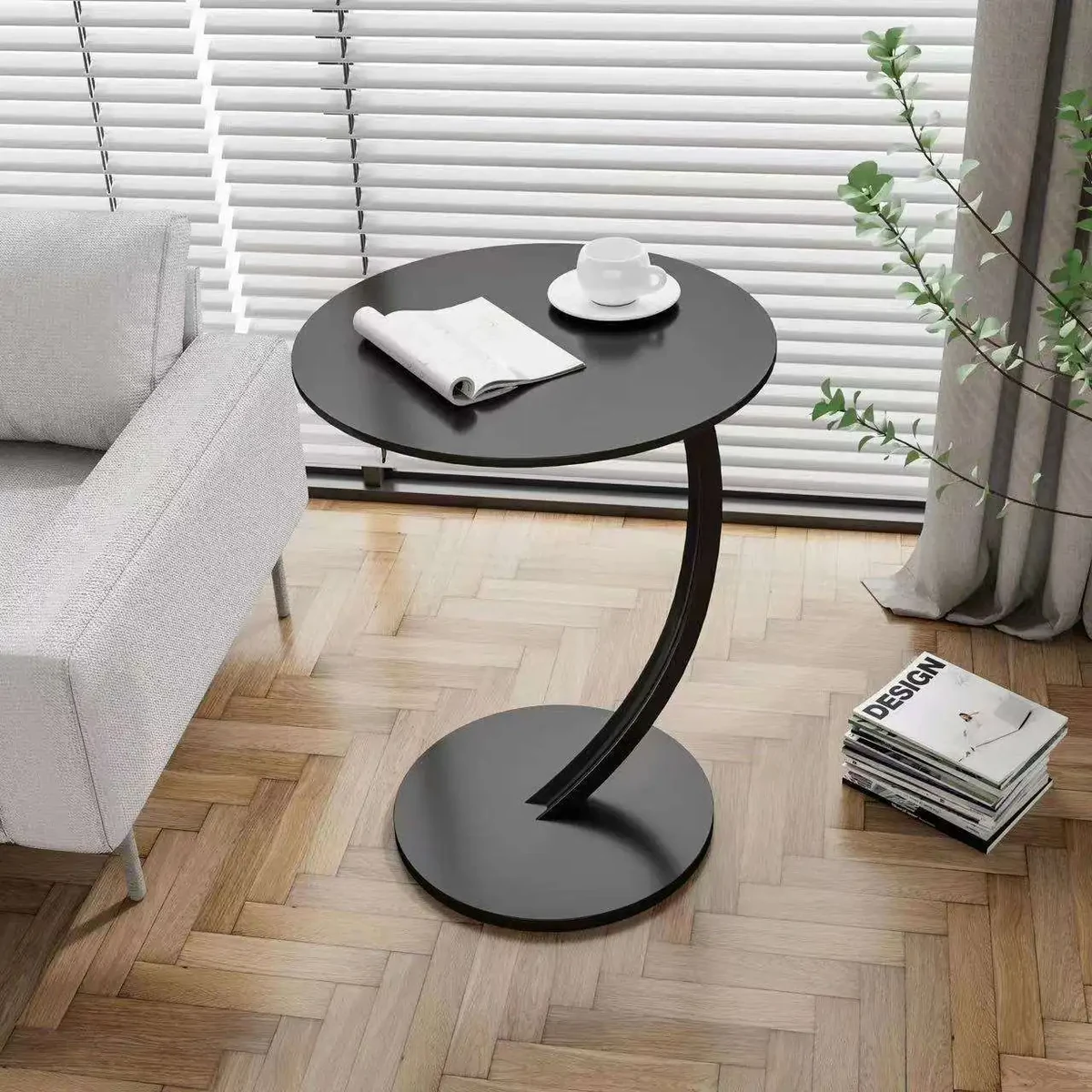 Minimalist Metal Round 2-Tier Accent Table