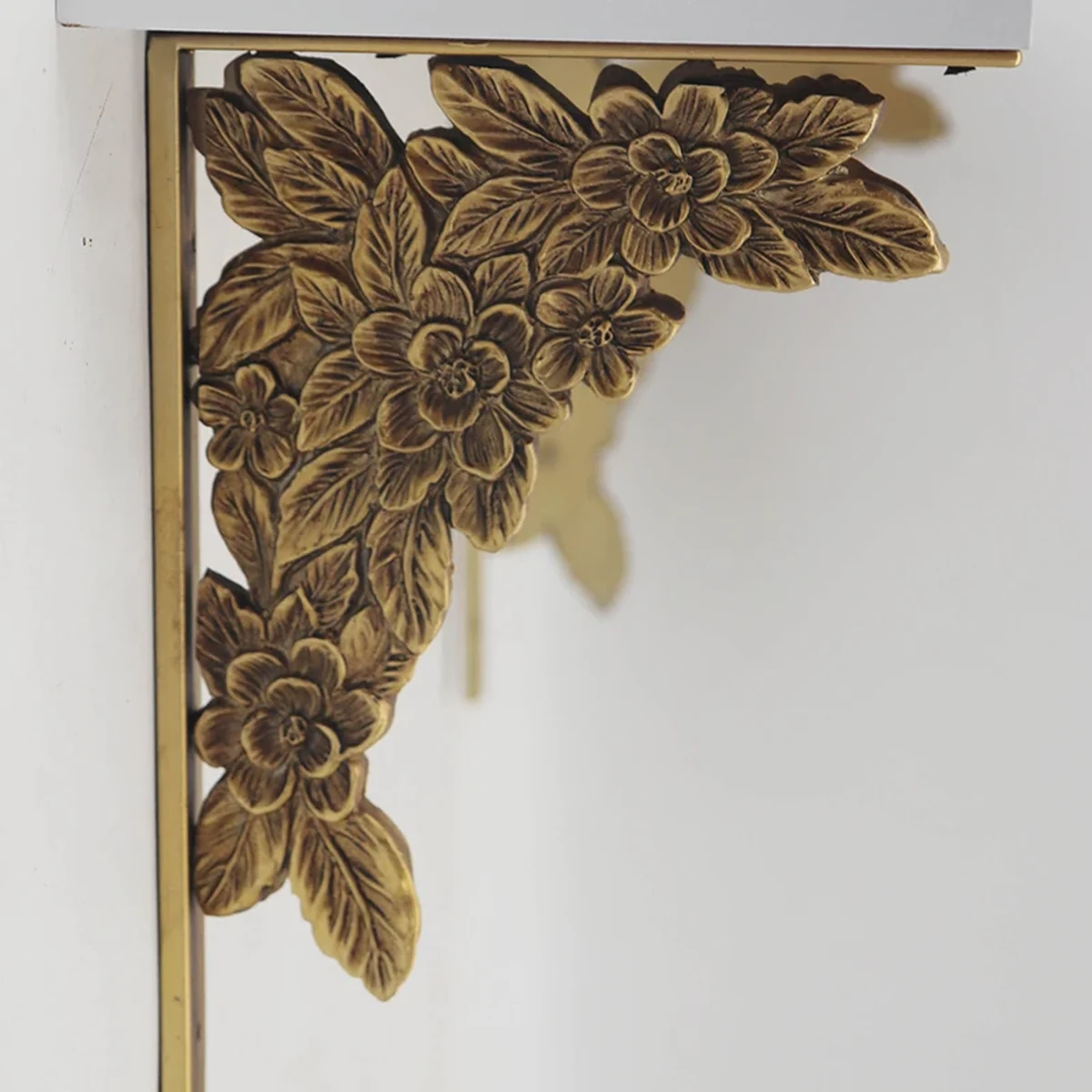 Nordic Metal Floating Wall Shelf