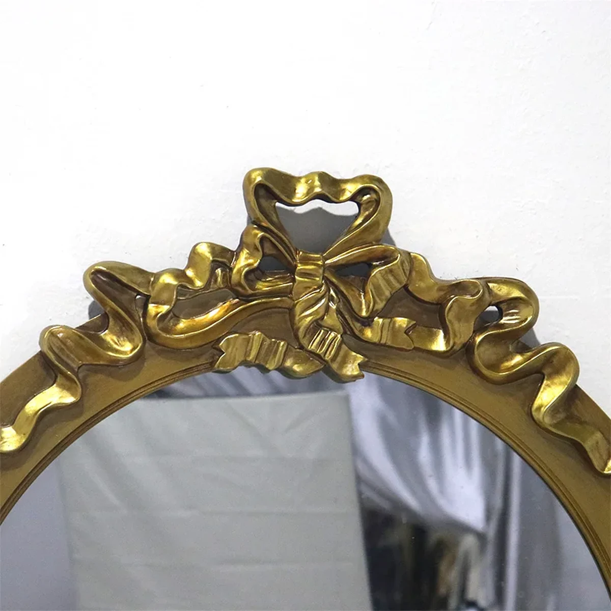 Classic Resin Wall Mirror