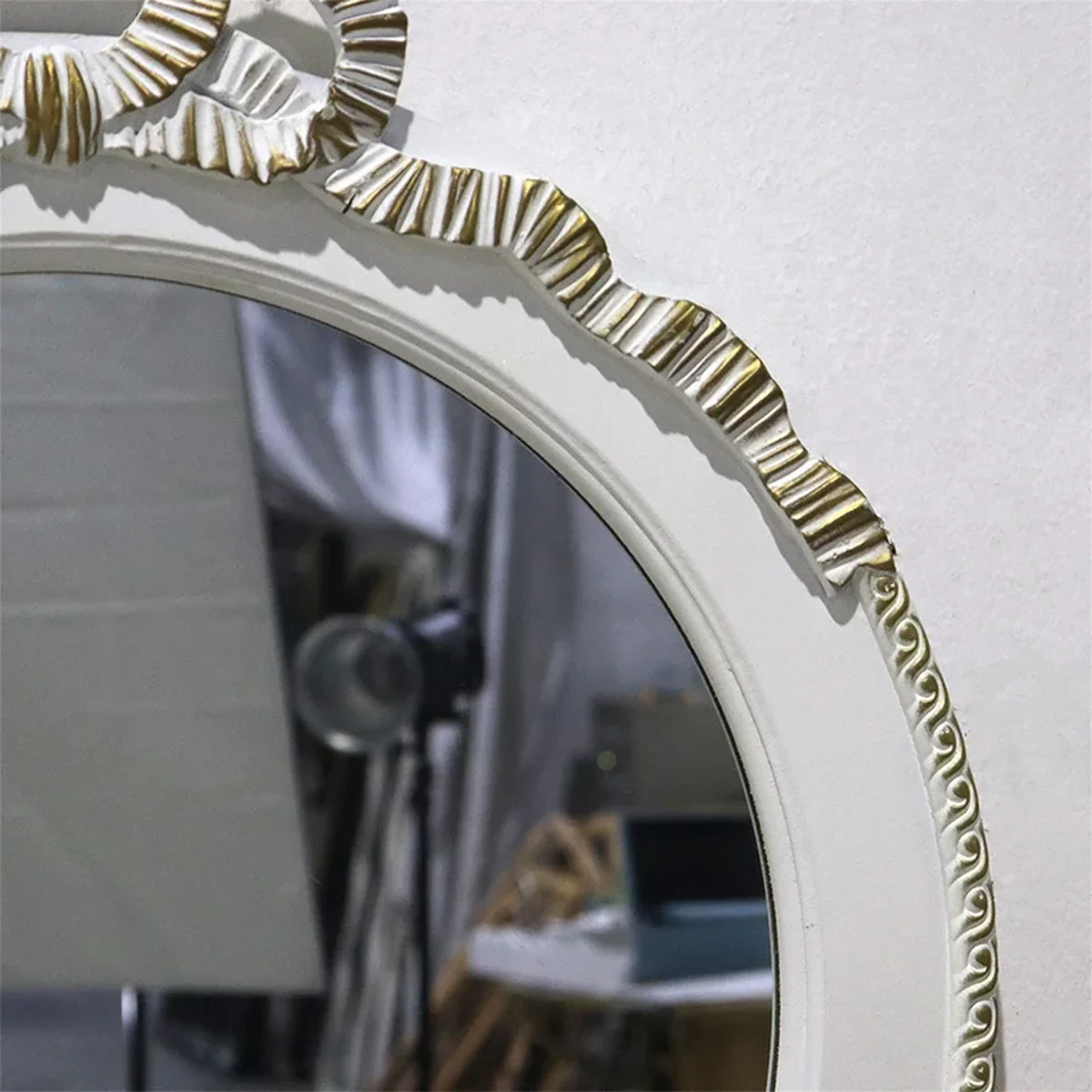 Classic Resin Wall Mirror