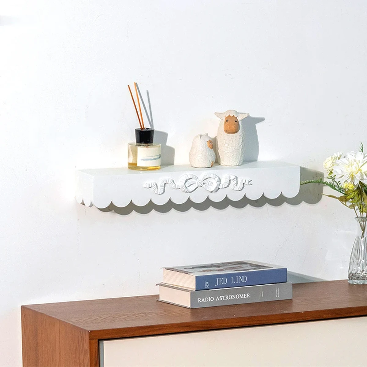 Classic Resin Floating Floating Wall Shelf
