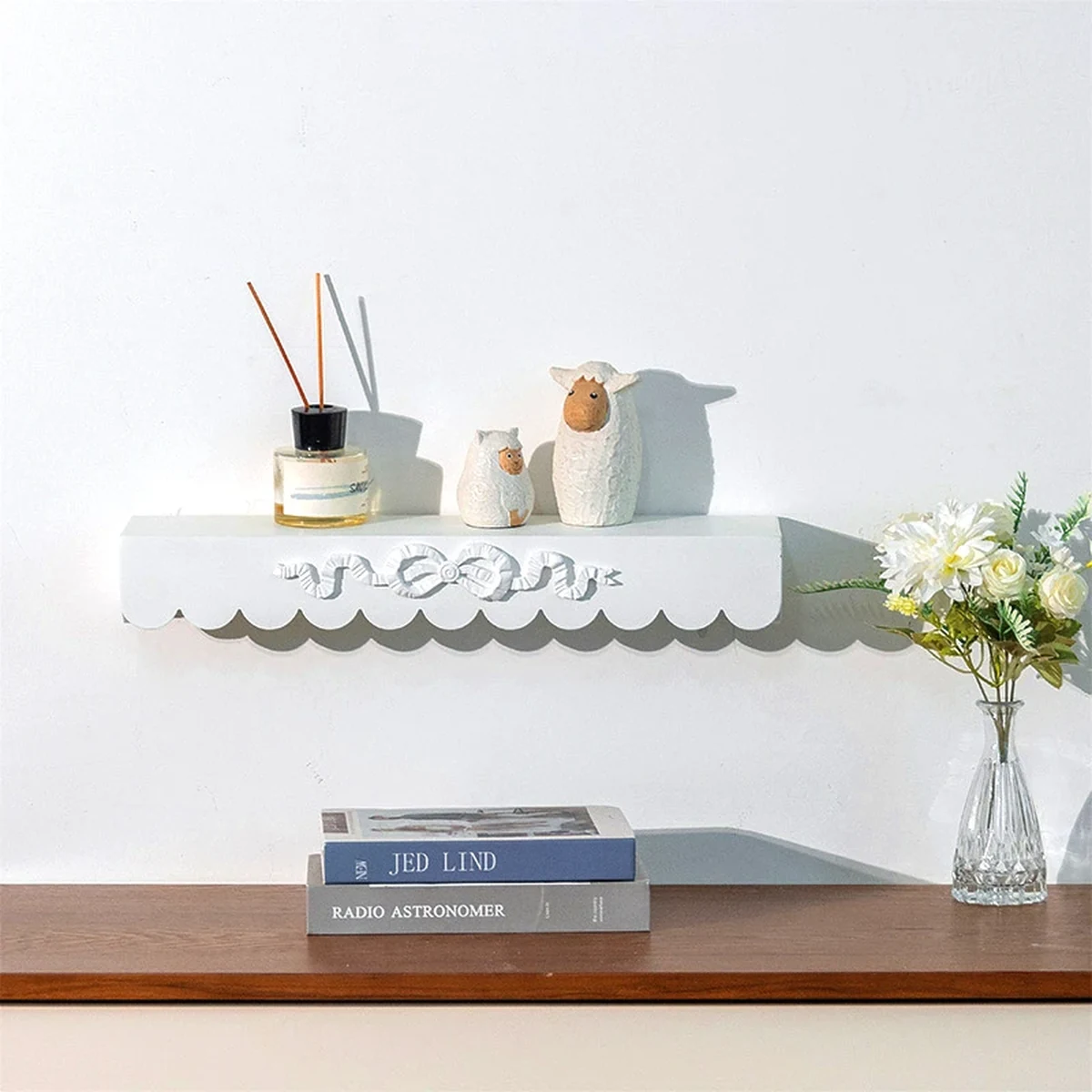 Classic Resin Floating Floating Wall Shelf
