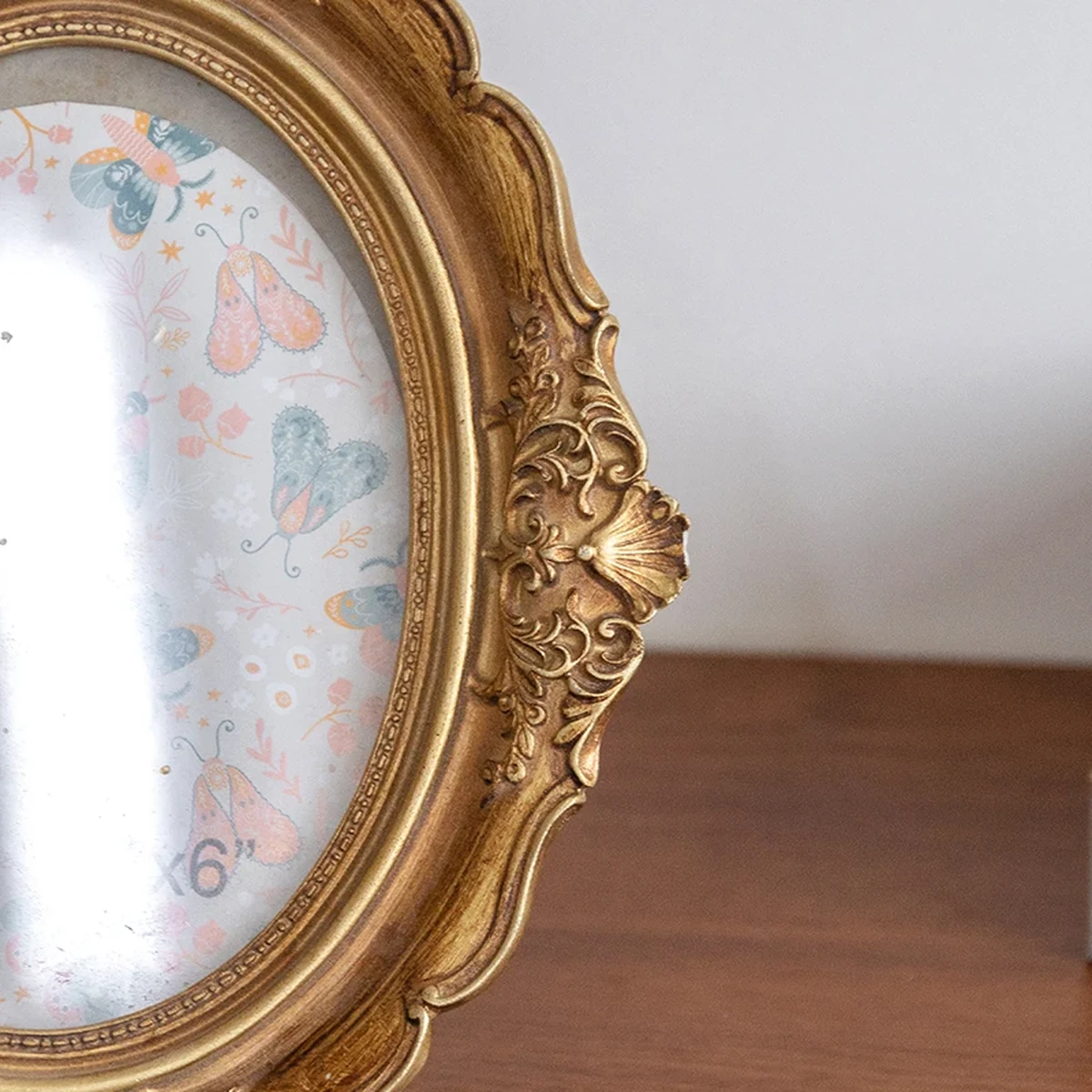 Vintage Resin Picture Frame
